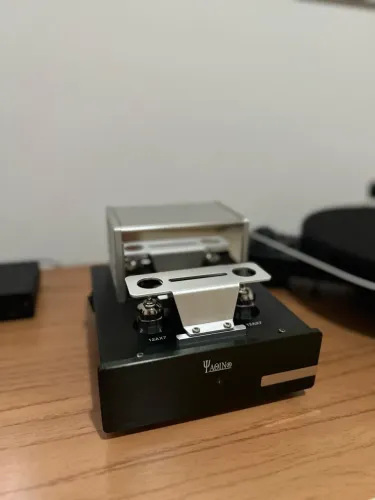 Pré de Phono Valvulado Yaqin MS-23B RIAA