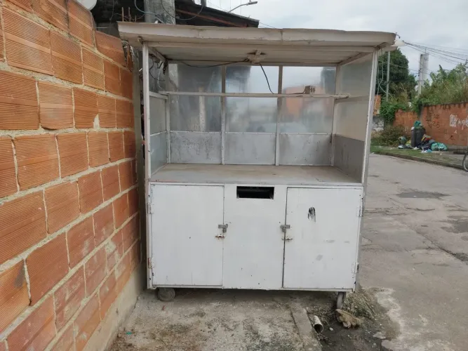 Vende _ uma carrocinha