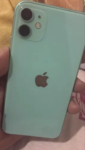 Celular iPhone 11 verde , 64Gb novinho 