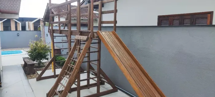 Playground em madeira