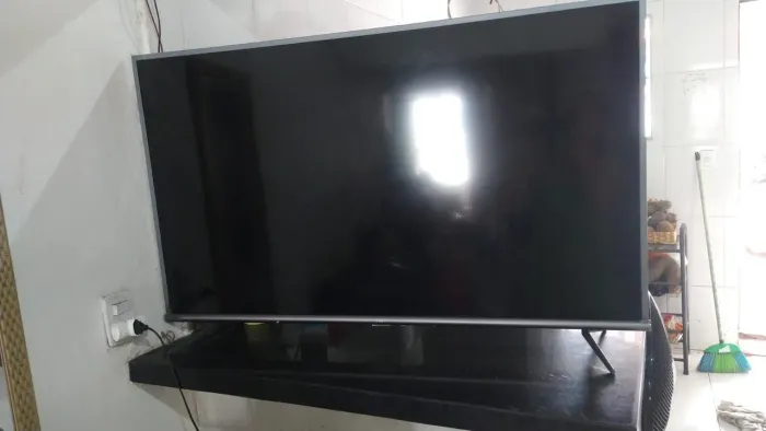 Televisão TCL 50" com Defeito