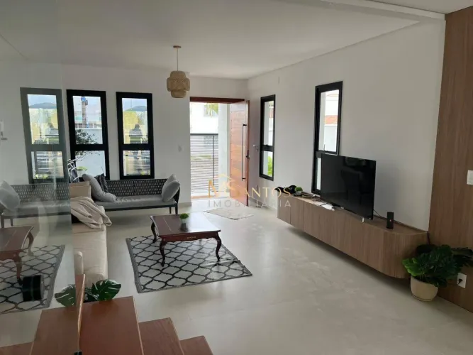 Casa com 3 dormitórios à venda, 157 m² por R$ 2.330.000 - Daniela - Florianópolis/SC
