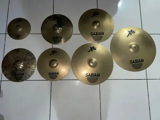 Pratos Sabian XS20 set com 7 pratos