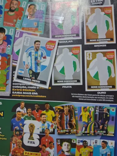 LIONEL MESSI EXTRA PRATA + ESCUDO BRILHANTE ALEATÓRIO. CARTA ORIGINAL PANINI