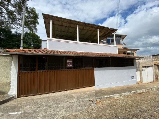 Vendo Excelente Casa em São João Nepomuceno. Leia o anuncio.