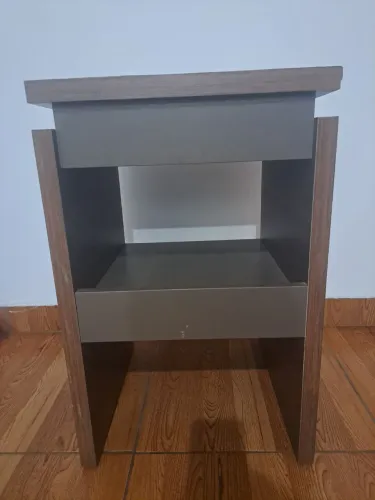 Mesinha de cabeceira