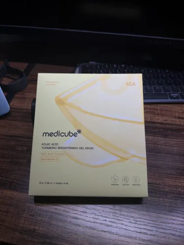 medicube KOJIC ACID TURMERIC BRIGHTENING GEL MASK