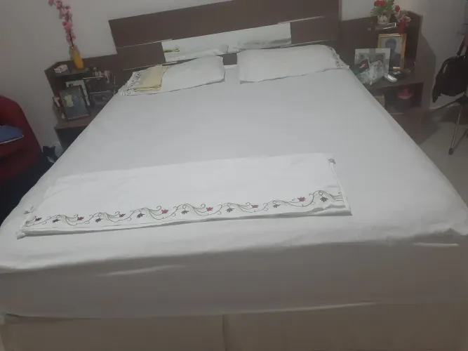 Cama box com cabeceira e colchão marca castor