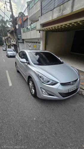Hyundai Elantra GLS 2.0 16V Flex Aut. 2015