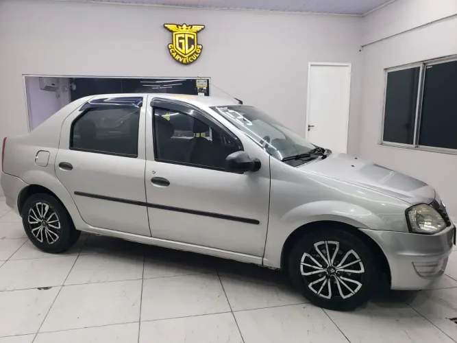 Renault Logan Authentique Hi-flex 1.0 16V 4P 2013