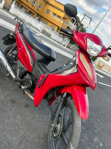 Motos