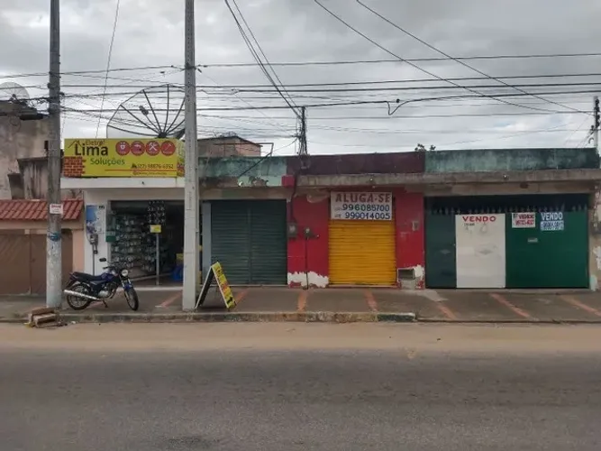 Lojas mais terreno na Alberto Lamego