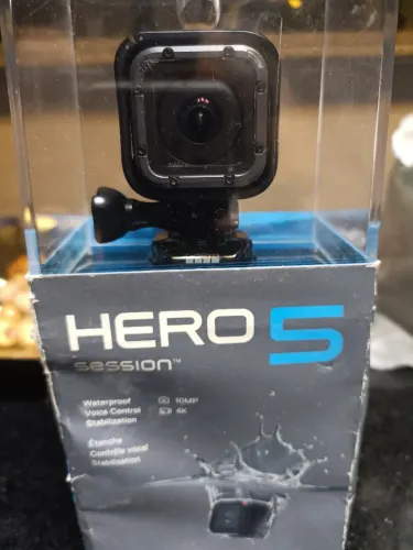GoPro Hero 5 Black + vários acessórios 