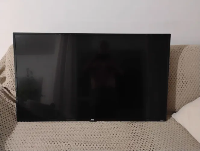 TV AOC com defeito