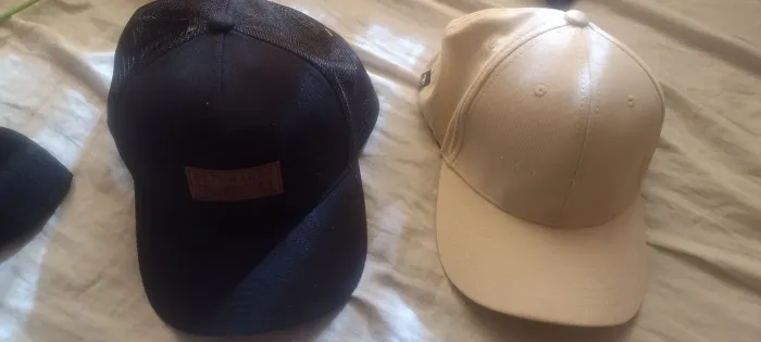 2 bonés 7 mares original na etiqueta 