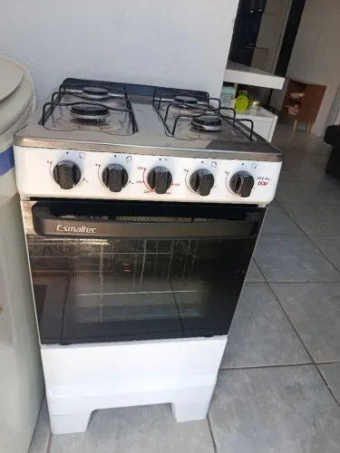 Fogão em estado de novo
