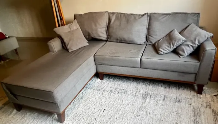 Sofá com Chaise Esquerda de 3 lugares em Linho Cinza