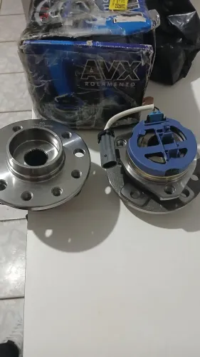 Vendo par de Cubo de Roda 5 furos dianteiro com sensor ABS, para Vectra 2.0 2006