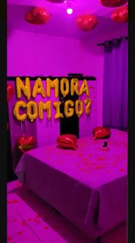 Kit Casa Comigo 500 Pétalas + 10 Balões+ 15 Velas