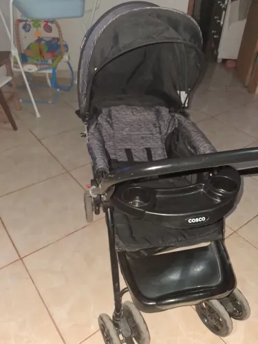 Carrinho de bebê cosco