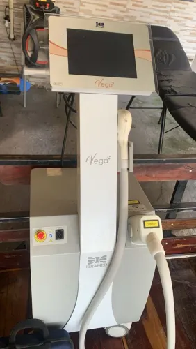 Máquina de depilação a laser 