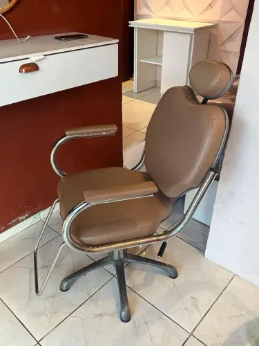 CADEIRA DE SALÃO À VENDA ?