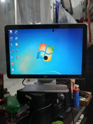 Monitor HP 19 pol LCD  com inclinaçao.