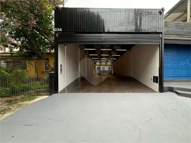 Excelente oportunidade na Vila Leopoldina! Galpão Comercial em uma área total de 182m², co