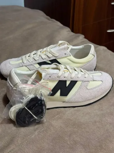 tênis new balance bege e cinza 42