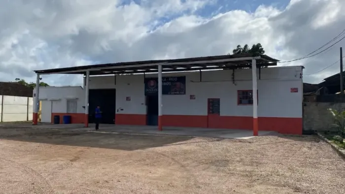 PRÉDIO COMERCIAL 