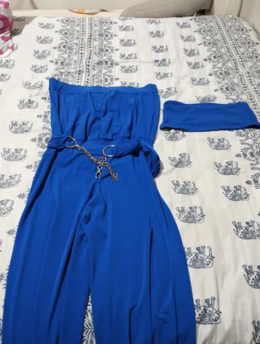 Macarrão azul com top e cinto