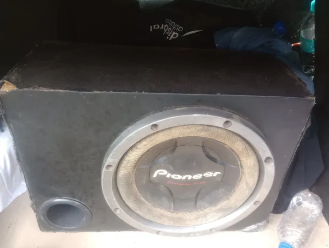 Caixa de grave Pioneer 100 reais