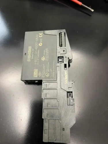 MÓDULO SIEMENS ET200S 6ES7 131-4BD01-0AA0 (4DI DC24V) + BASE E01