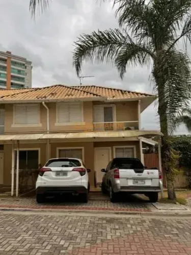 Casa para venda possui 92 m² com 3 quartos em Codominio Residencial Campo dei Fiori, SJCa