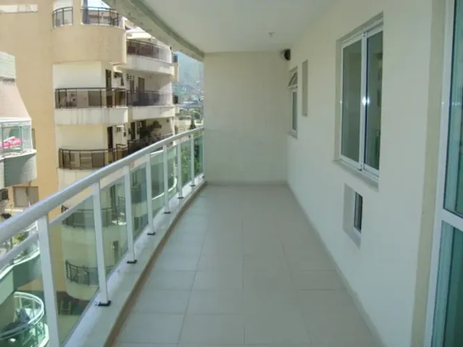 EXCELENTE COBERTURA DE QUATRO QUARTOS NA FREGUESIA EM JACAREPAGUÁ