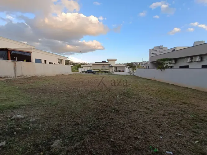 Oportunidade - Terreno em Condomínio - Urbanova - Condomínio Colinas do Paratehy - 600m².