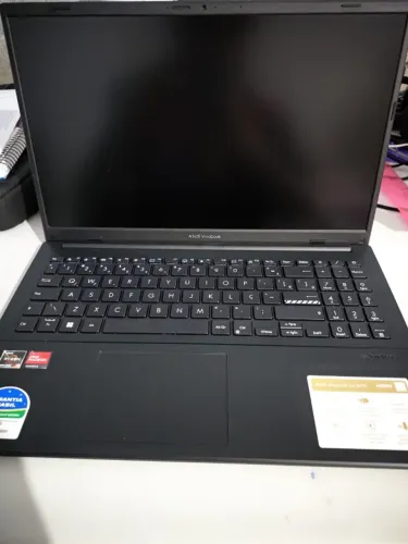 Notebook Asus Ryzen 5 7520u, 8g ram, 238gb de armazenamento 