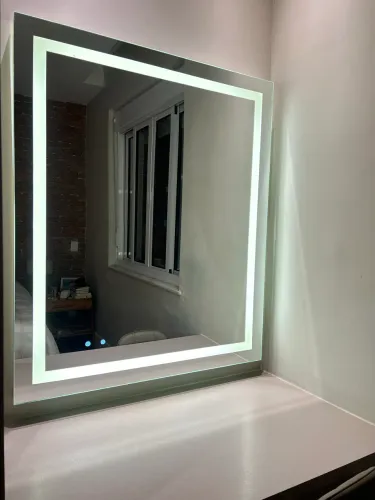 Espelho com Led e touch com duas tons de Led