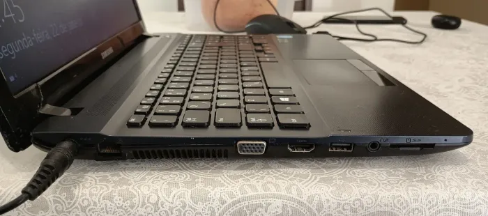 Notebook Samsung (boa configuração)