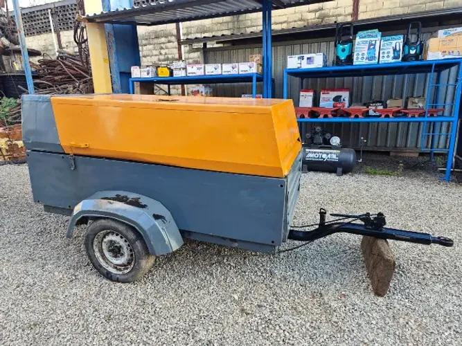 Compressor à diesel Atlas Copco XAS 137 / 300 pcm / Ano 2010 