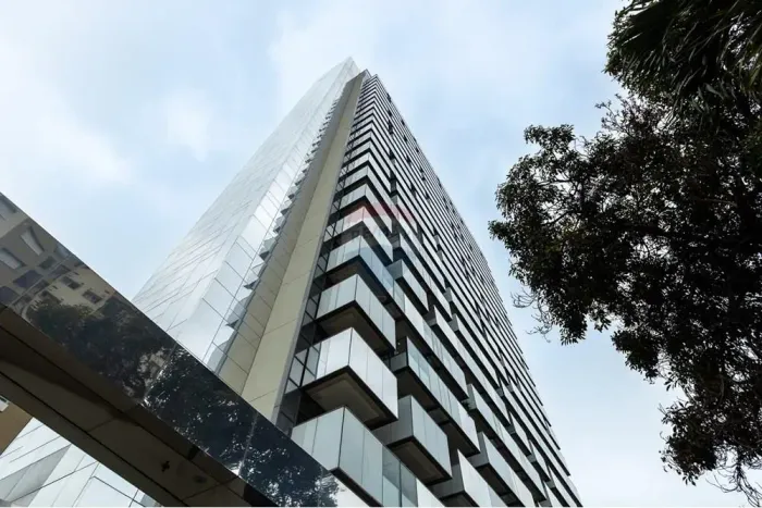 Conjunto Comercial novo, 32 mts, com sacada, 1 vaga, melhor localização na Barra Funda, 25