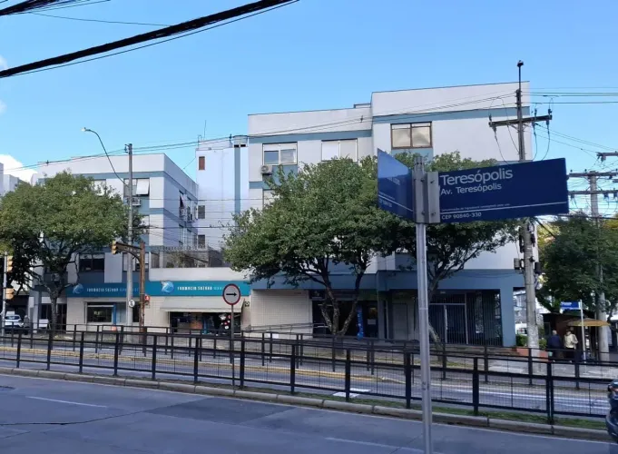 APTO 3 DORM COM DEPENDENCIA EMPREGADA