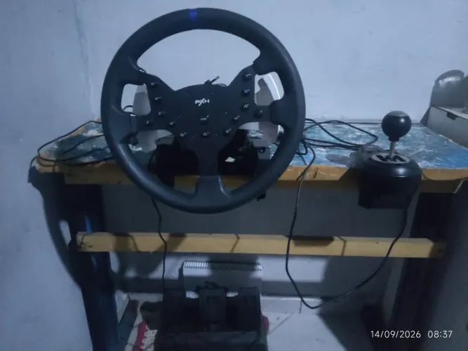 Volante PXN V99 em perfeito estado