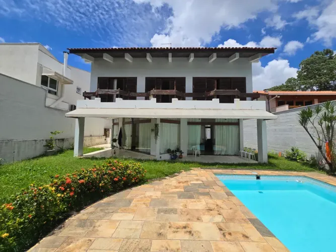 Casa para venda com preço de terreno no Alphaville 2 em Barueri - SP.