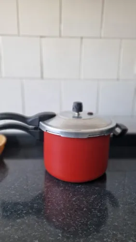 Panela de Pressão Alegrete - Segurança e Rapidez.
