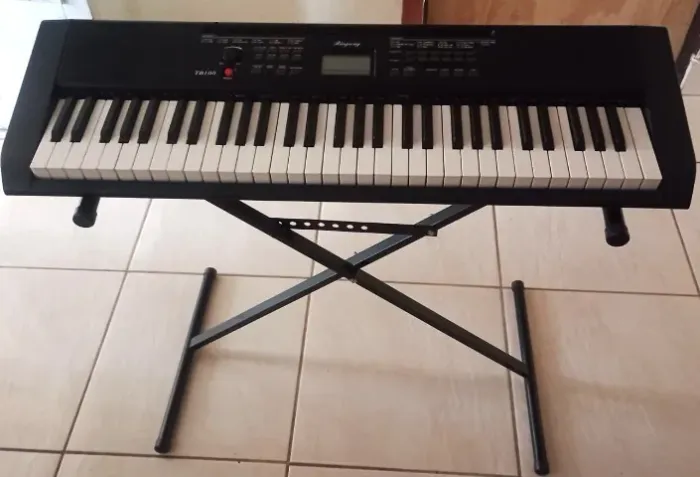 Teclado Ringway Comprado na Argentina Vai com Adaptador Brasileiro Piano