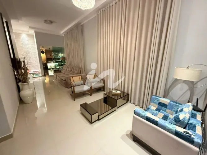 Casa residencial à venda no Alto Umuarama, em Uberlândia, com 3 quartos e varanda gourmet