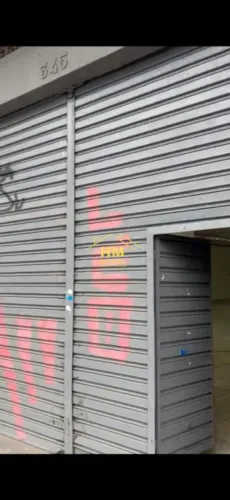 Espaçoso Salão Comercial para Locação no Centro de São Vicente - 600m²