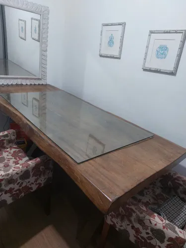 Mesa rústica com 2 bancos pequenos 2 bancos grandes