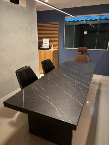 Vendo mesa de escritório + 5 cadeiras